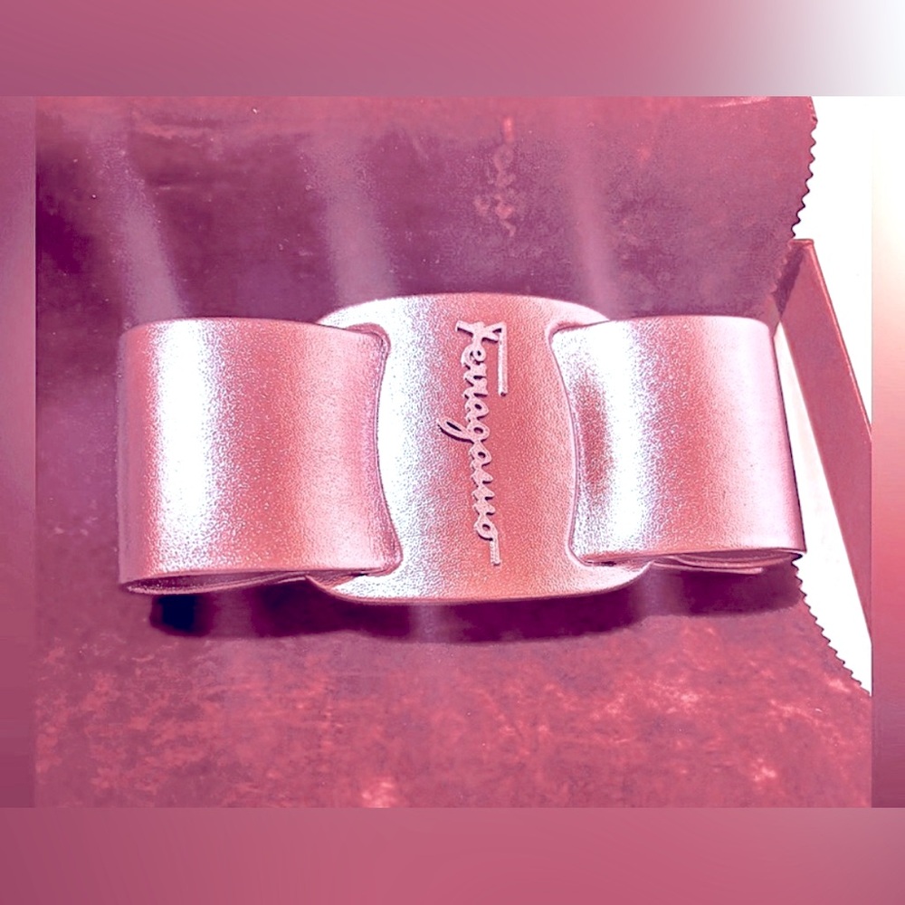 Salvatore Ferragamo Pink Viva Bow Hairclip  🎀